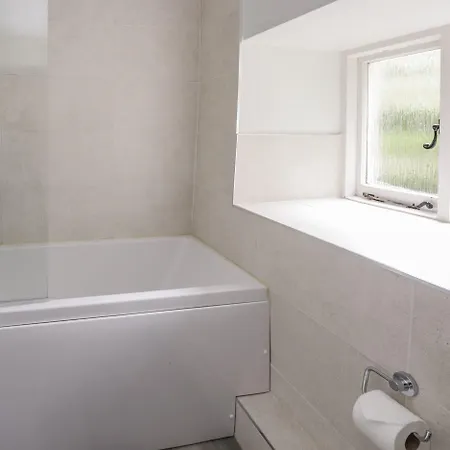 Hall Bank בית נופש