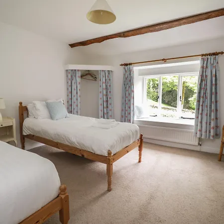 Hall Bank 펜션 Rydal